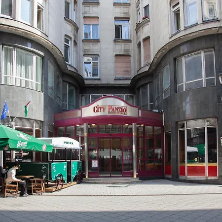 Otel Pilvax 3*